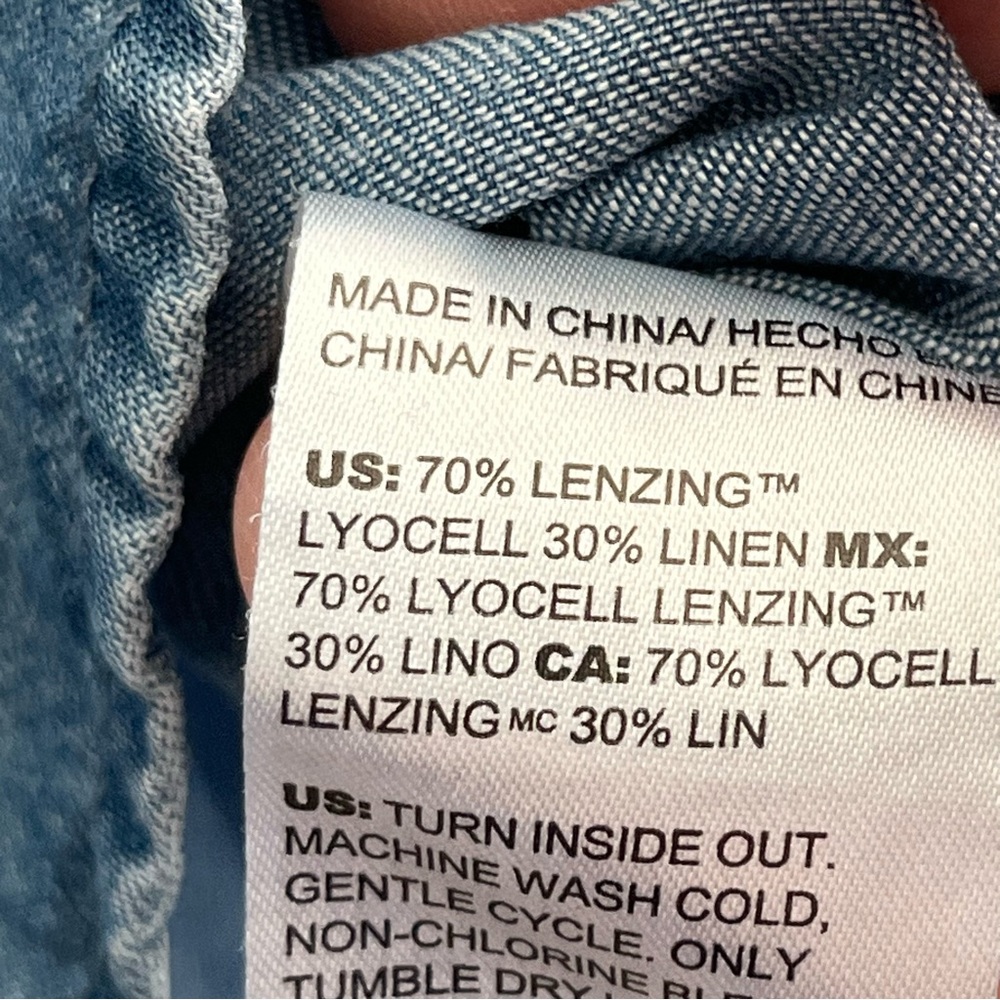 Chico’s Denim Top Sz 2 - Picture 6 of 7